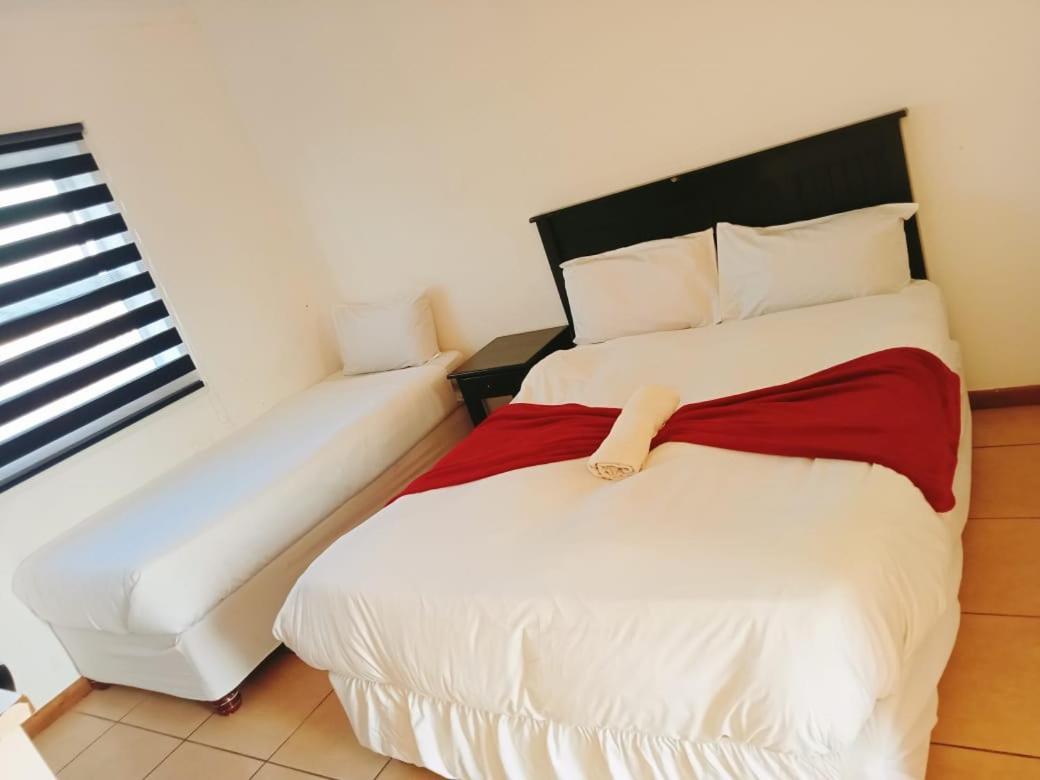 Palm Heaven B&B East London Buitenkant foto